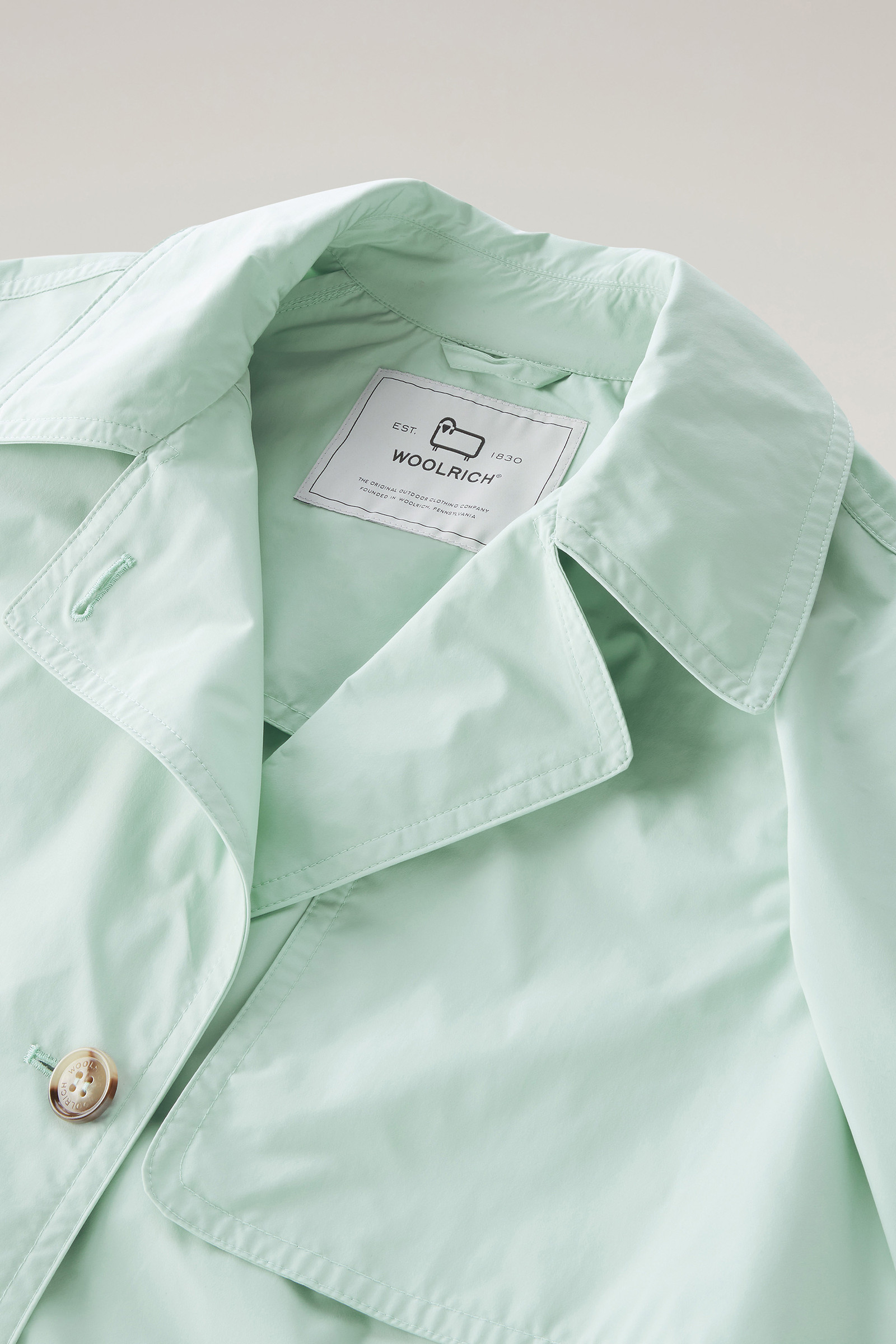 Trench estivo in tessuto Urban Touch con cintura verde photo 6 | Woolrich