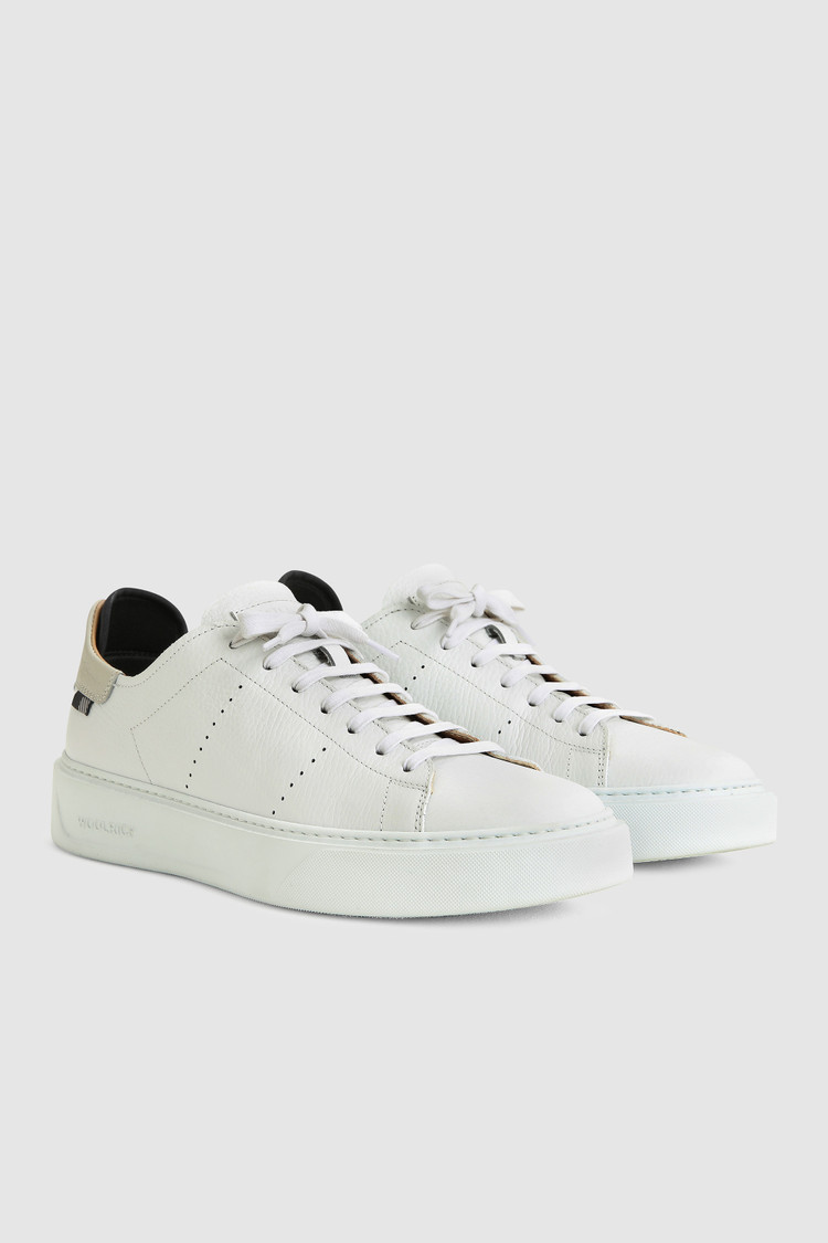Sneaker Classic Court in pelle martellata