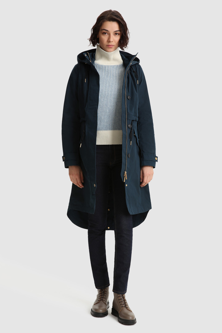 Parka Azun con cordón y capucha ajustable