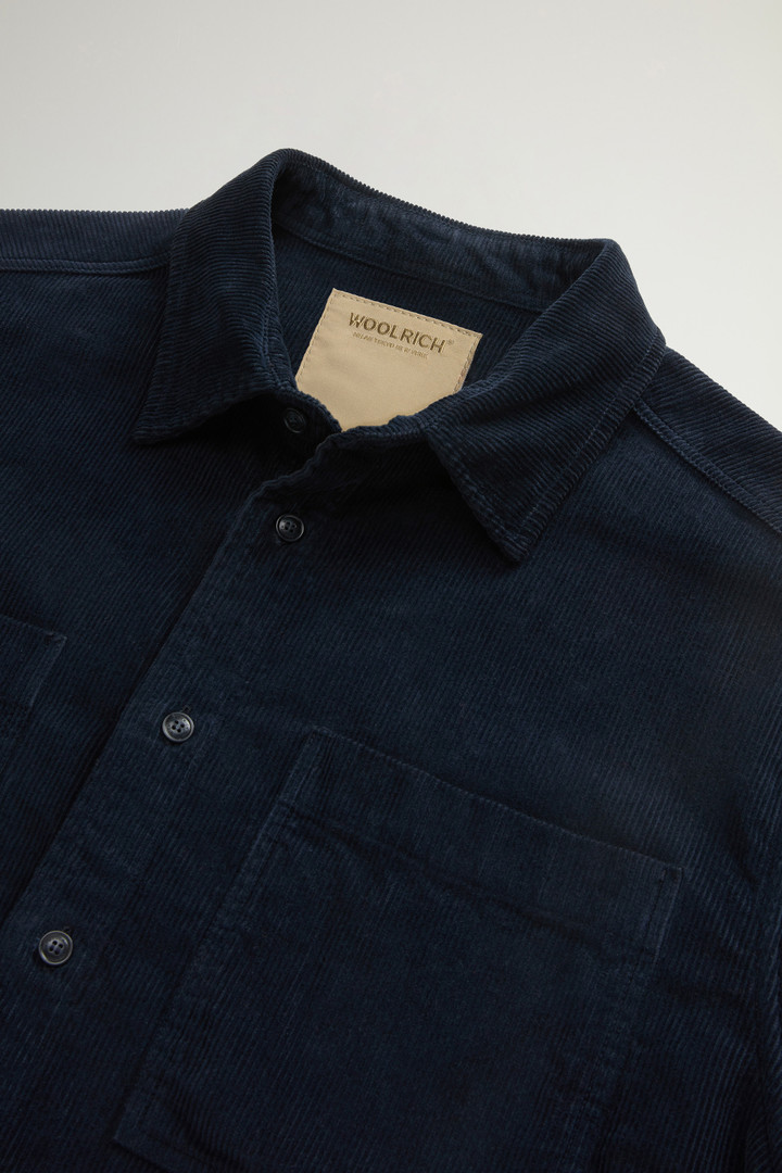 Stückgefärbtes Overshirt aus Cordsamt Blau photo 6 | Woolrich