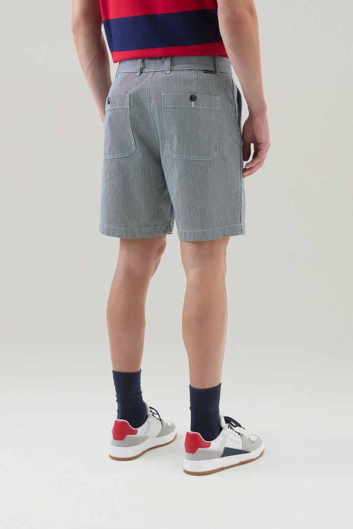 Gestreifte Chino-Bermuda-Shorts aus Stretch-Baumwollmischung Blau photo 3 | Woolrich
