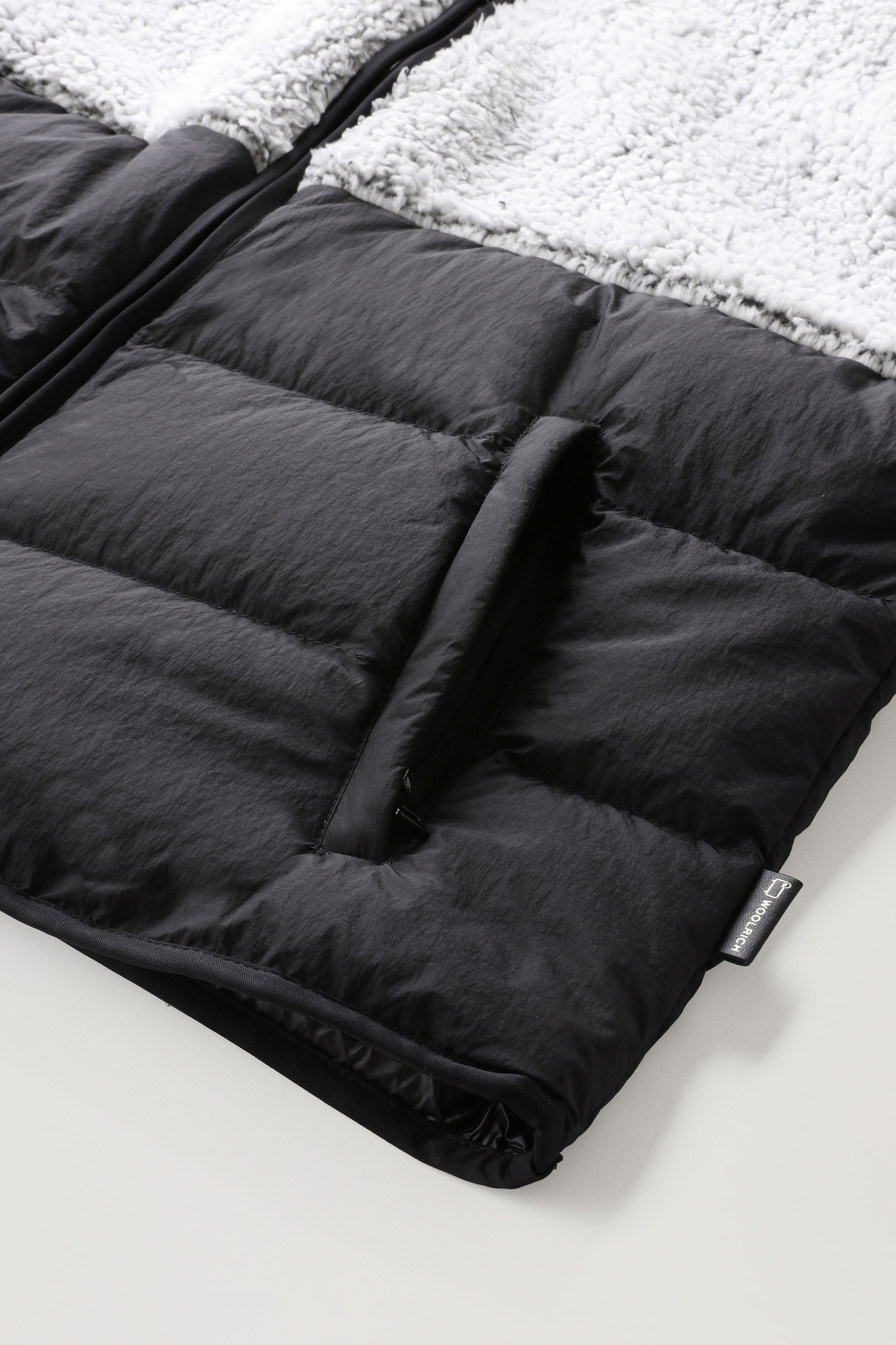Felpa con cappuccio in pile e nylon crinkle nero photo 9 | Woolrich
