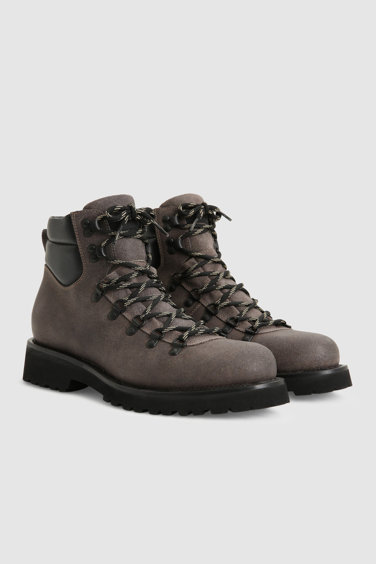Hiker boots in water resistant suede