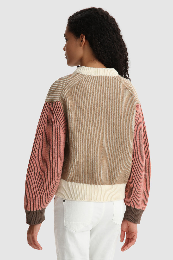 Crewneck wool Sweater with contrasting sleeves