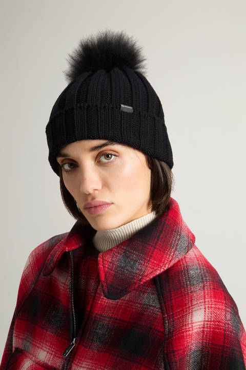 Beanie in Pure Virgin Wool with Cashmere Pom-Pom Black photo 2 | Woolrich