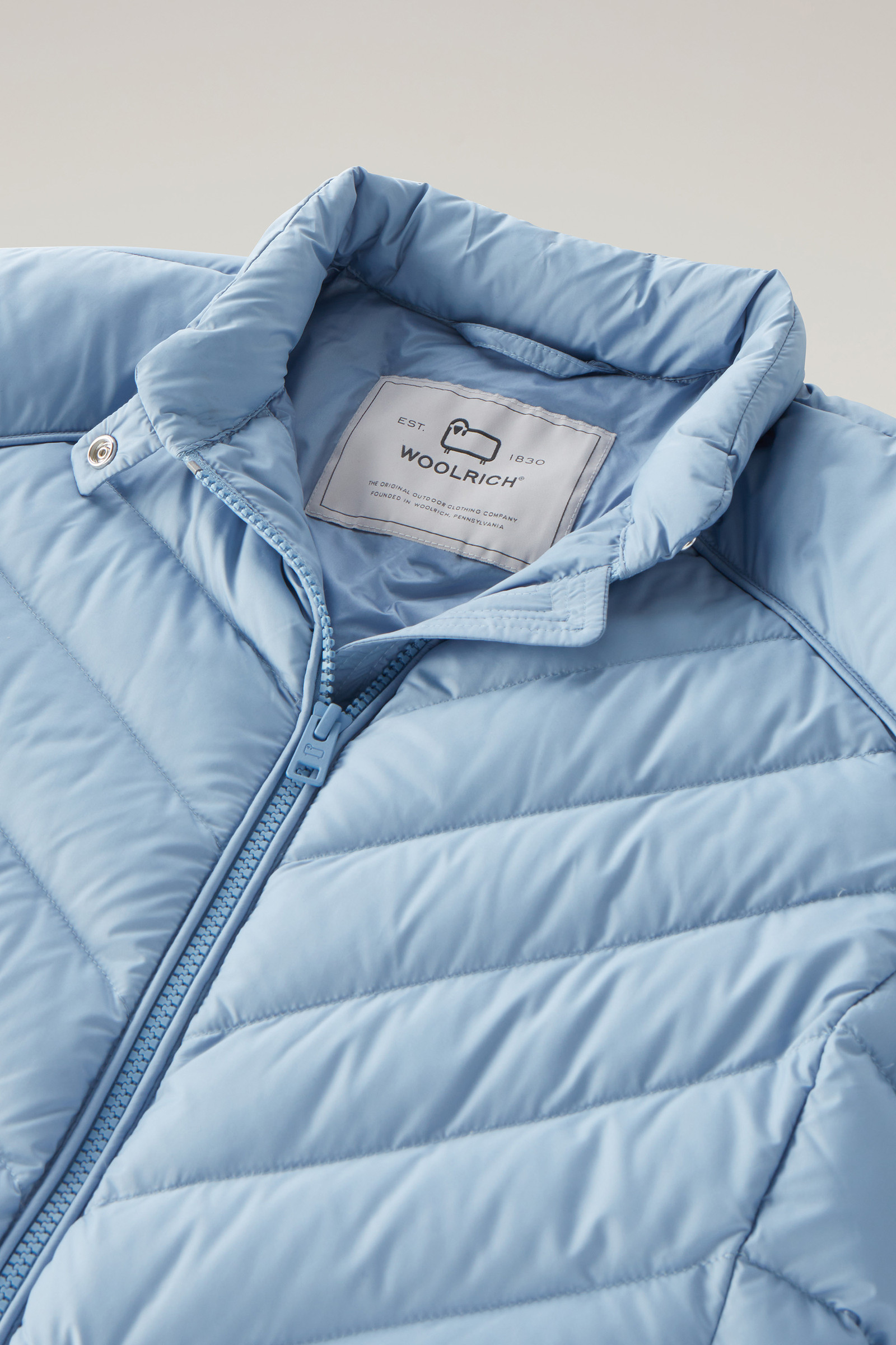 Veste courte rembourrée avec matelassage à chevron bleu photo 6 | Woolrich