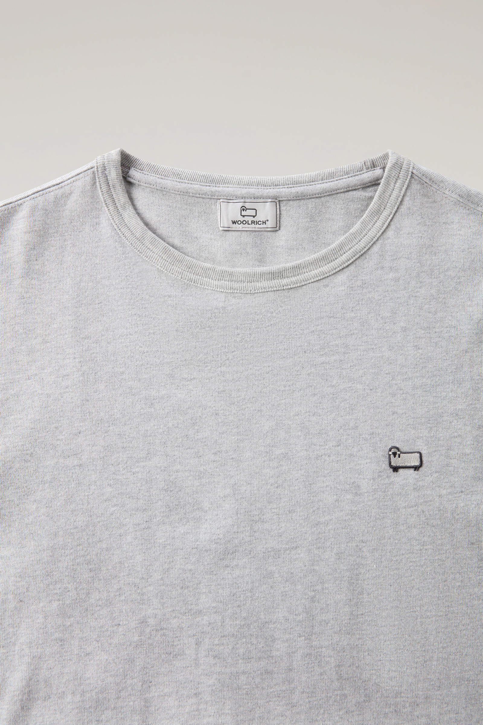 T-shirt in cotone a maniche lunghe con logo grigio photo 6 | Woolrich