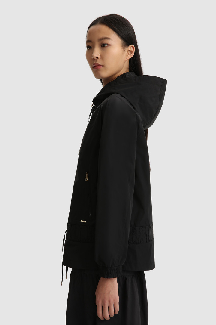 Erie Windjacke mit Kapuze