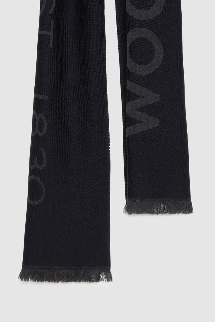 Wool scarf with maxi Woolrich logo