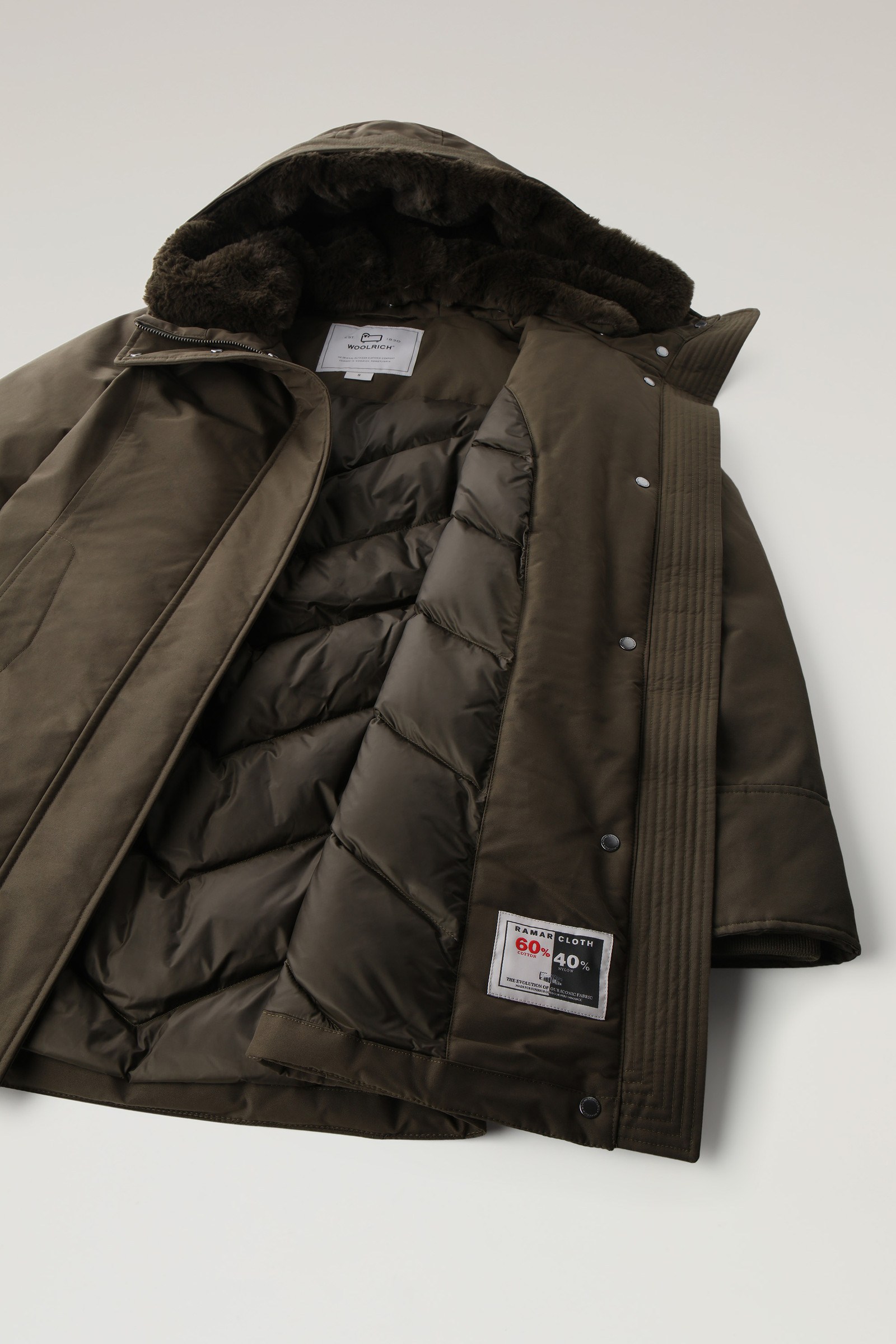 Boulder Parka aus Ramar Cloth mit Kapuze und abnehmbarem Kunstpelzbesatz grün photo 10 | Woolrich