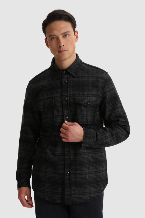 Men's shirts & overshirts: plaid, flannel, padded | Woolrich | Woolrich