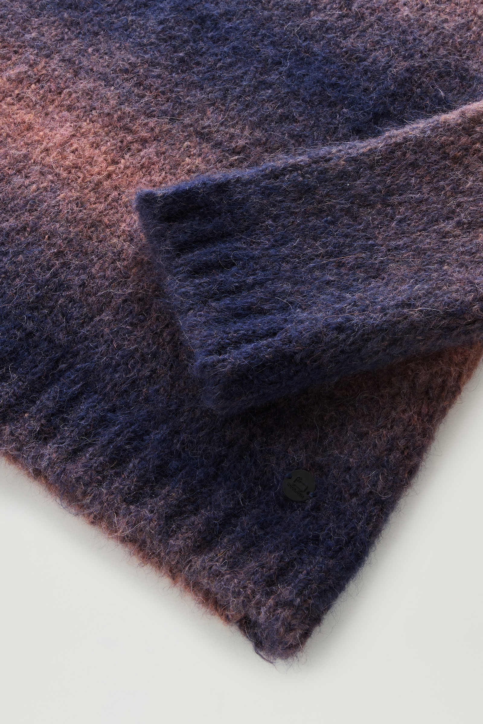 Pull à col montant dégradé en alpaga mélangé bleu photo 7 | Woolrich