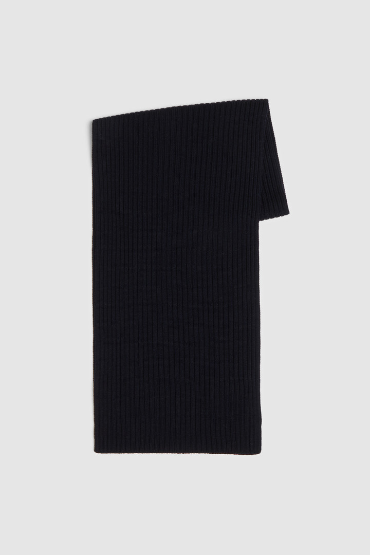 Solid color wool scarf