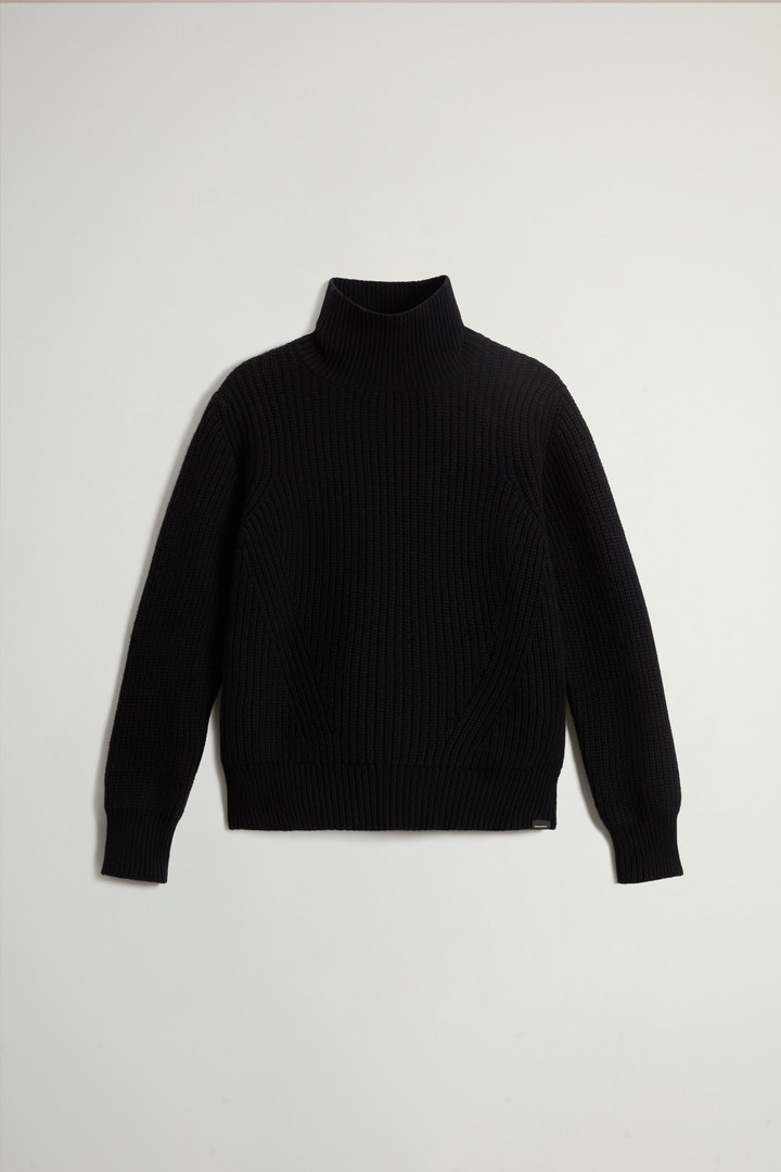 Canberra Turtleneck Sweater in Pure Virgin Wool Black photo 5 | Woolrich