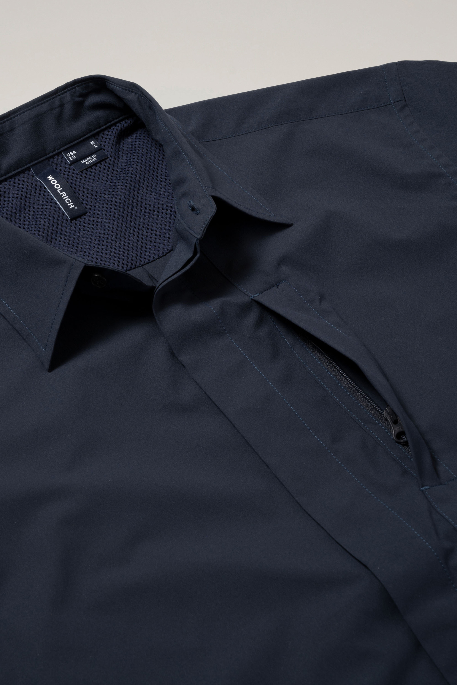 Anytime Short-Sleeved Shirt in Recycled Stretch Polyester Blue photo 6 | Woolrich
