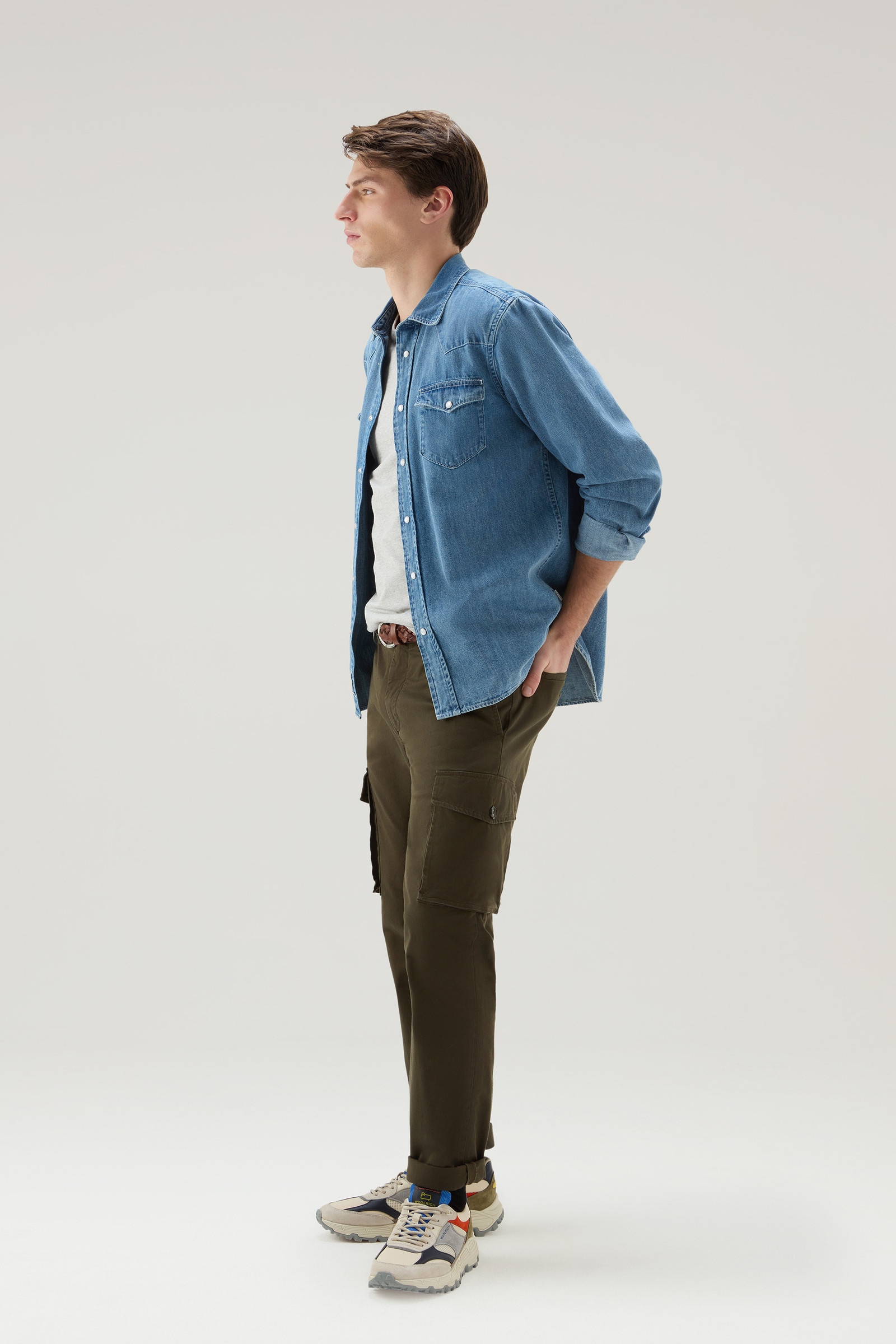 Pantaloni cargo tinti in capo in twill di cotone elasticizzato verde photo 2 | Woolrich