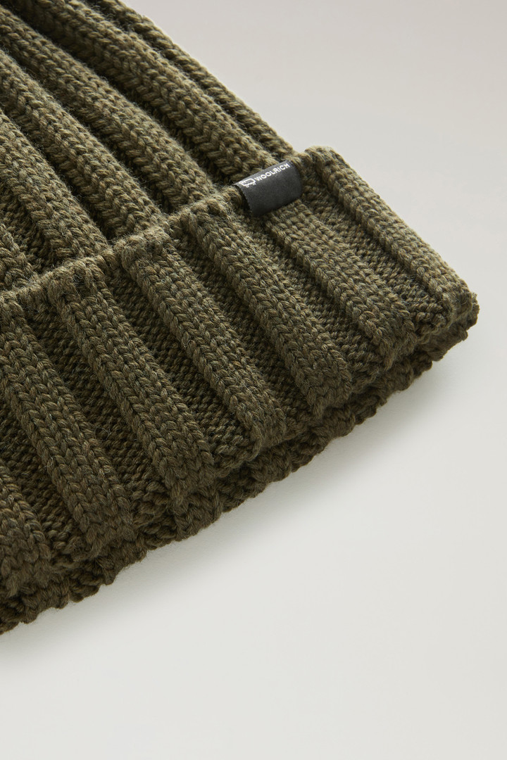 Beanie in Pure Virgin Wool with Cashmere Pom-Pom Green photo 3 | Woolrich