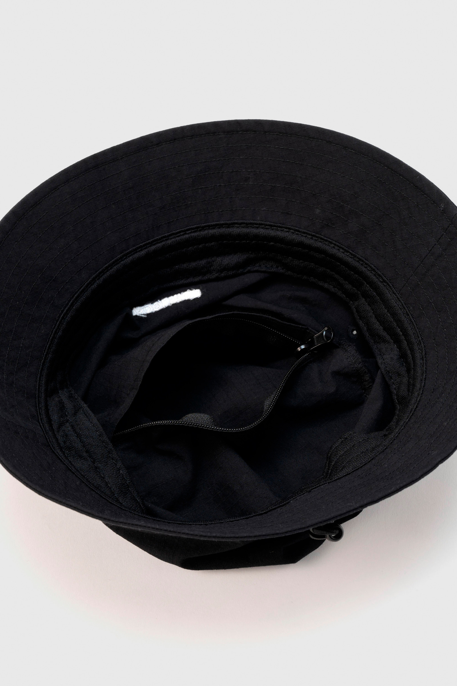 Packable Bucket Hat in Ripstop Cotton Black photo 5 | Woolrich