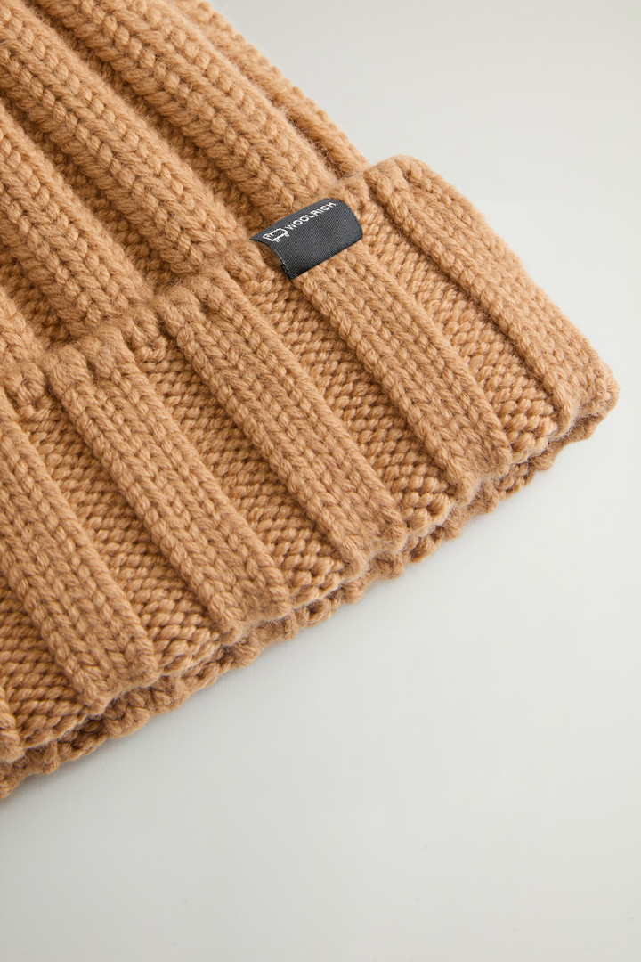 Beanie in Pure Virgin Wool with Cashmere Pom-Pom Brown photo 3 | Woolrich