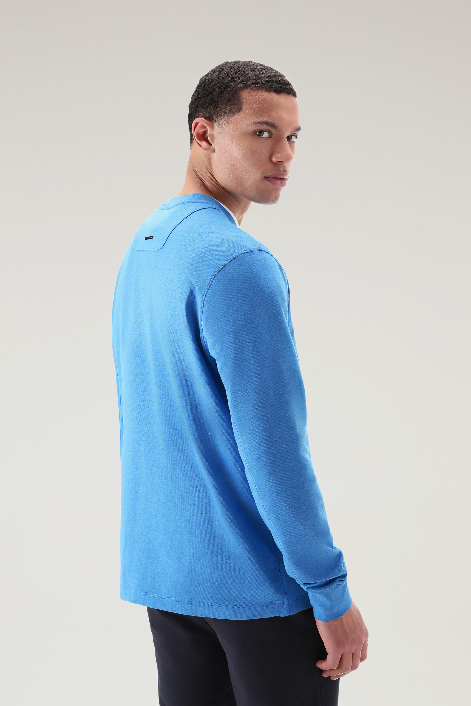Rundhalspullover mit Reißverschlusstasche aus reinem Baumwollfleece blau photo 3 | Woolrich