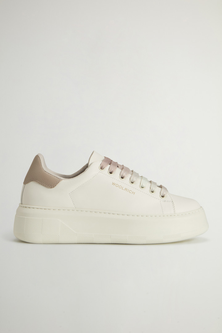 Chunky Court Sneaker aus Leder mit kontrastfarbenem Einsatz Weiß photo 1 | Woolrich