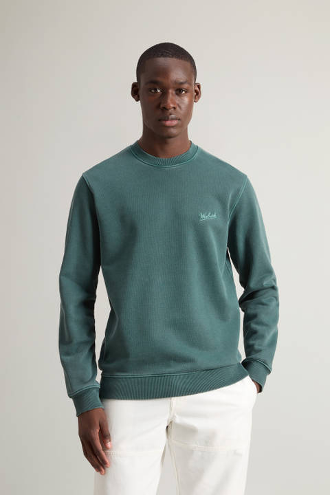 Sweat-shirt à col rond teint en pièce en pur coton avec logo brodé Vert | Woolrich