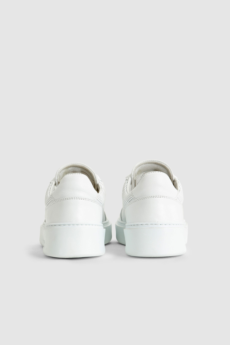 Sneakers de tennis classiques perforées