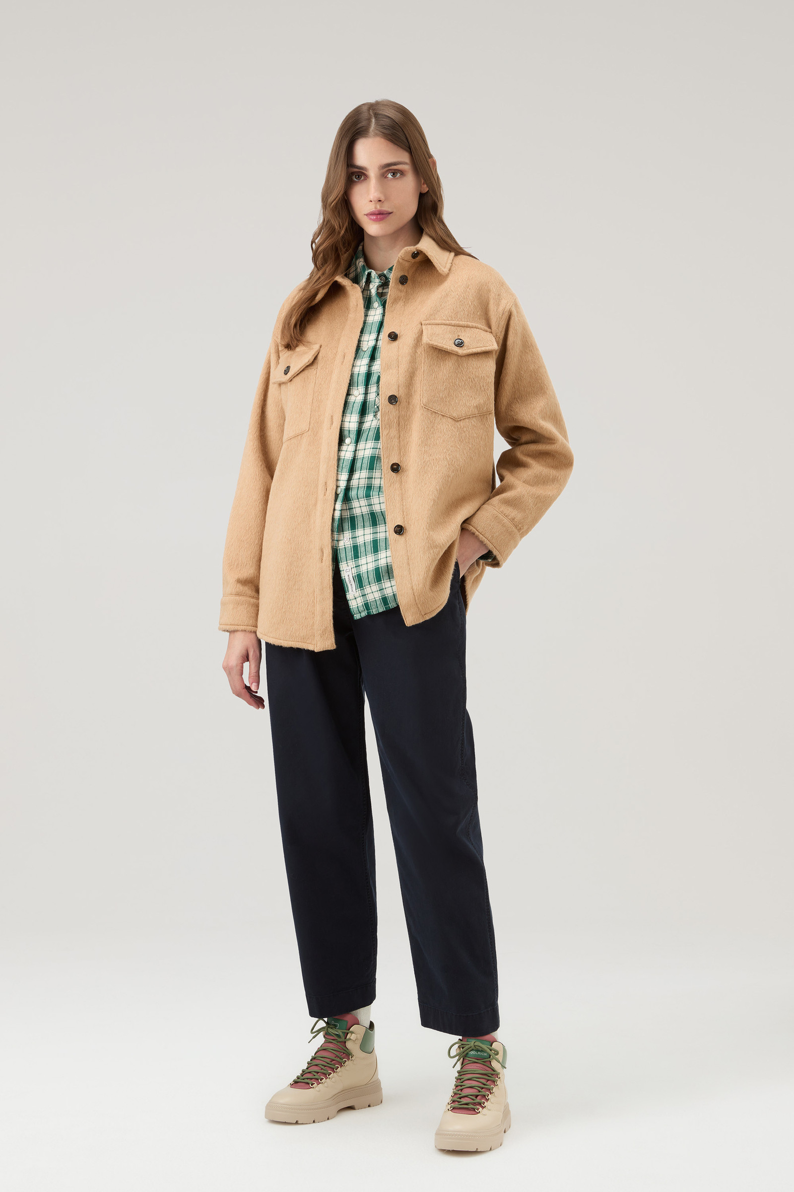 Overshirt aus einer Wollmischung beige photo 2 | Woolrich