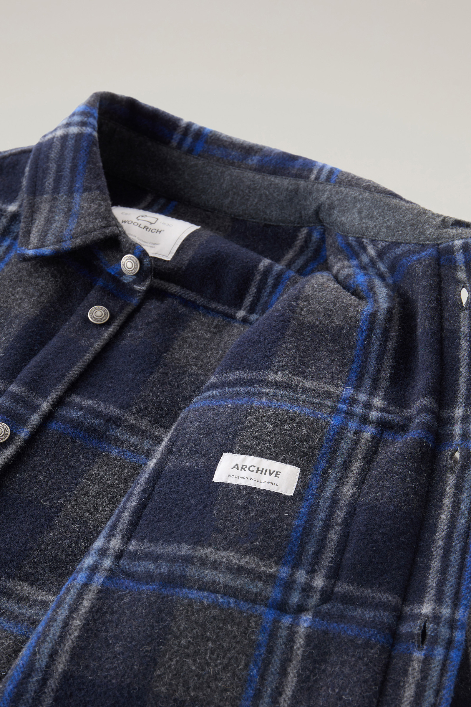 Alaskan Check Overshirt in Recycled Italian Wool Blend Grey | Woolrich USA