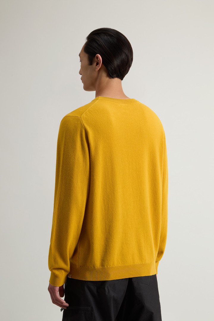 Pullover mit Rundhalsausschnitt aus reiner Kaschmirwolle Gelb photo 3 | Woolrich