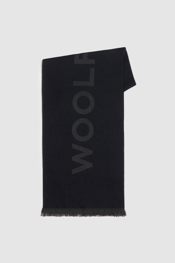 Wool scarf with maxi Woolrich logo