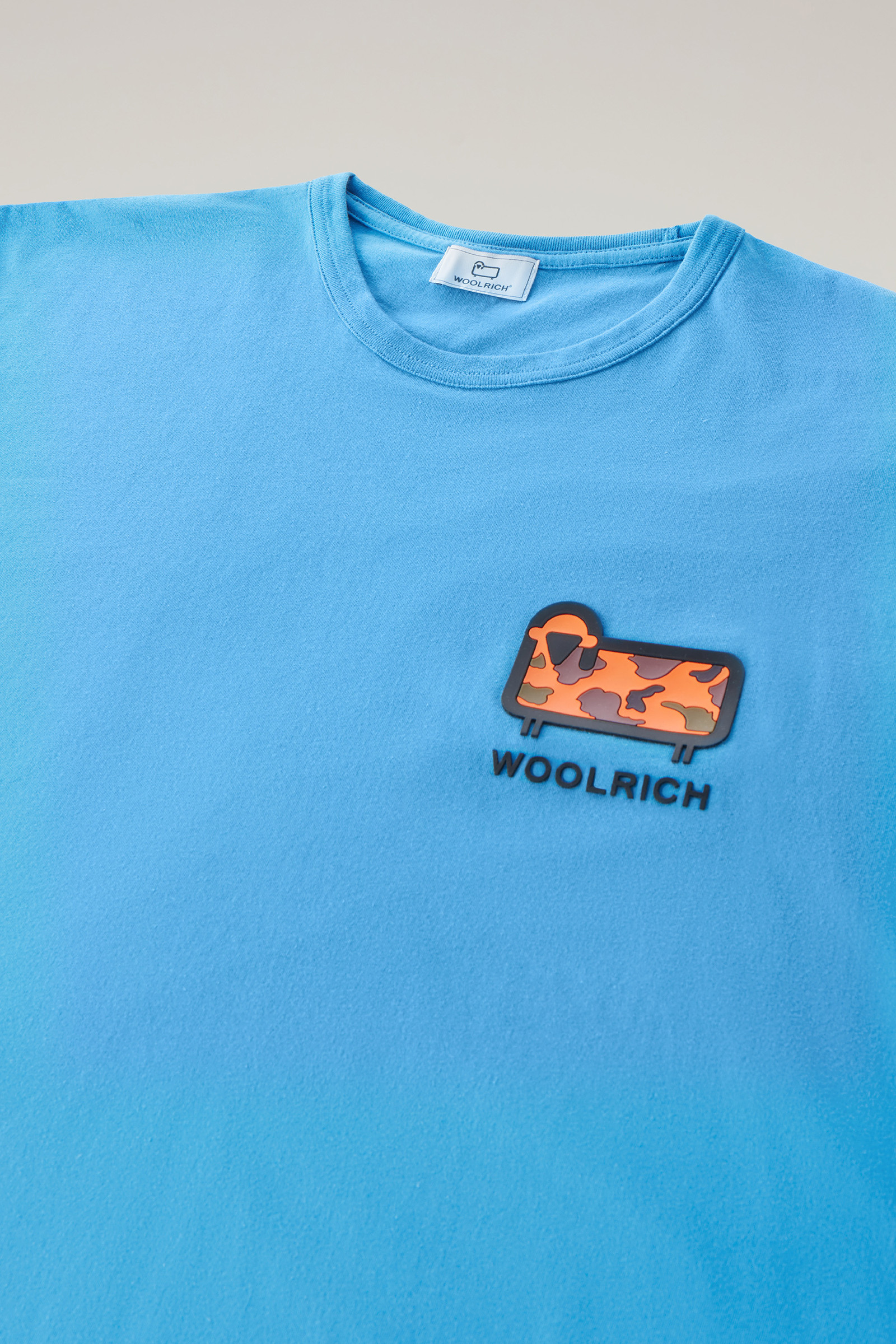 T-shirt aus reiner Baumwolle mit Camouflage-Schaflogo blau photo 6 | Woolrich