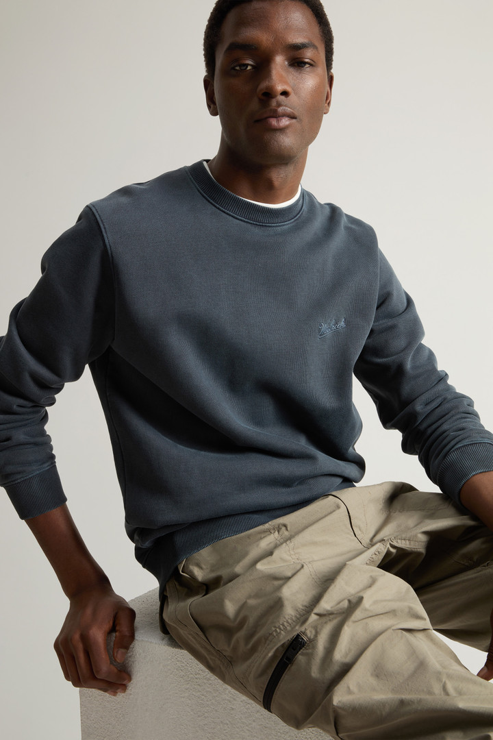 Garment-Dyed Crewneck Sweatshirt in Pure Cotton with Embroidered Logo Blue photo 4 | Woolrich