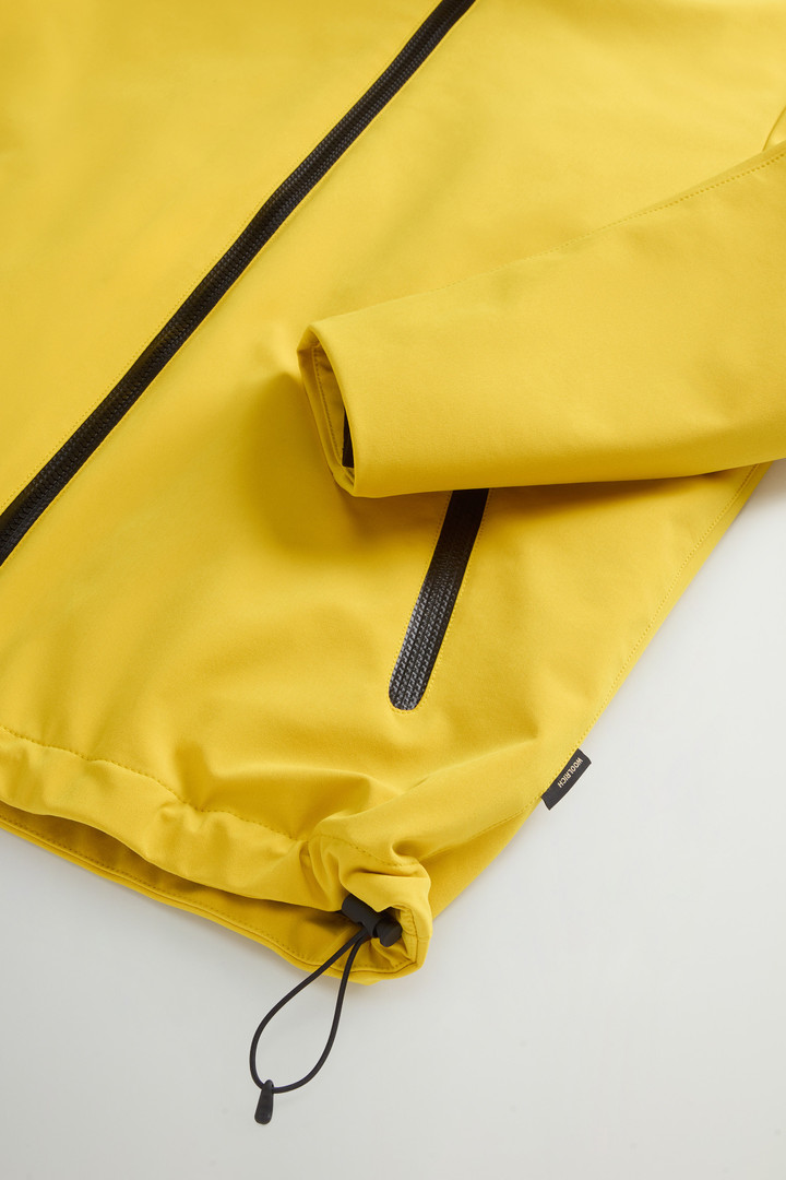 Pacific Jacket in Tech Softshell Yellow photo 8 | Woolrich