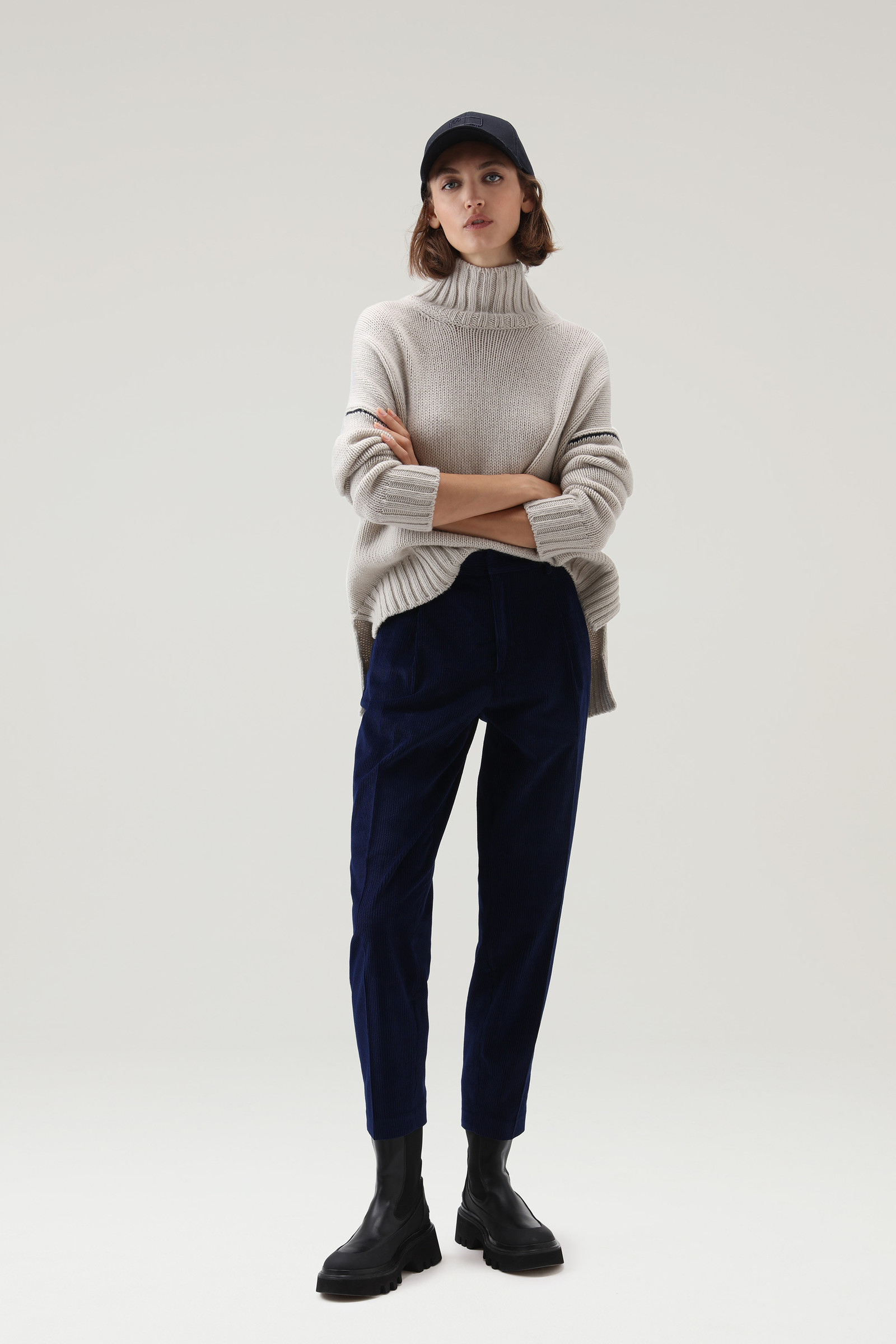 Bundfaltenhose aus weichem Kord Blau photo 2 | Woolrich