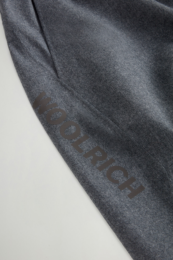 Pants in Three-Layered Italian Pure Virgin Wool by Todd Snyder Gray photo 6 | Woolrich