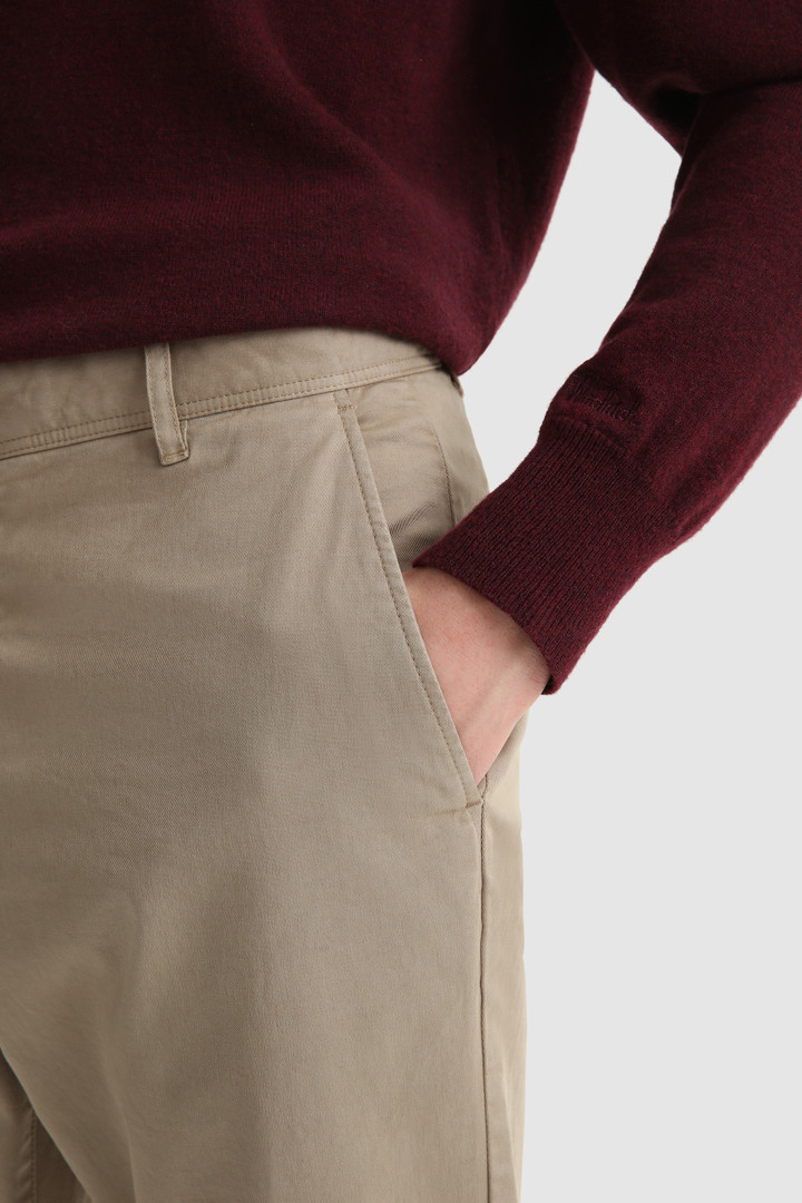 Pantaloni chino in cotone tinto in capo elasticizzato