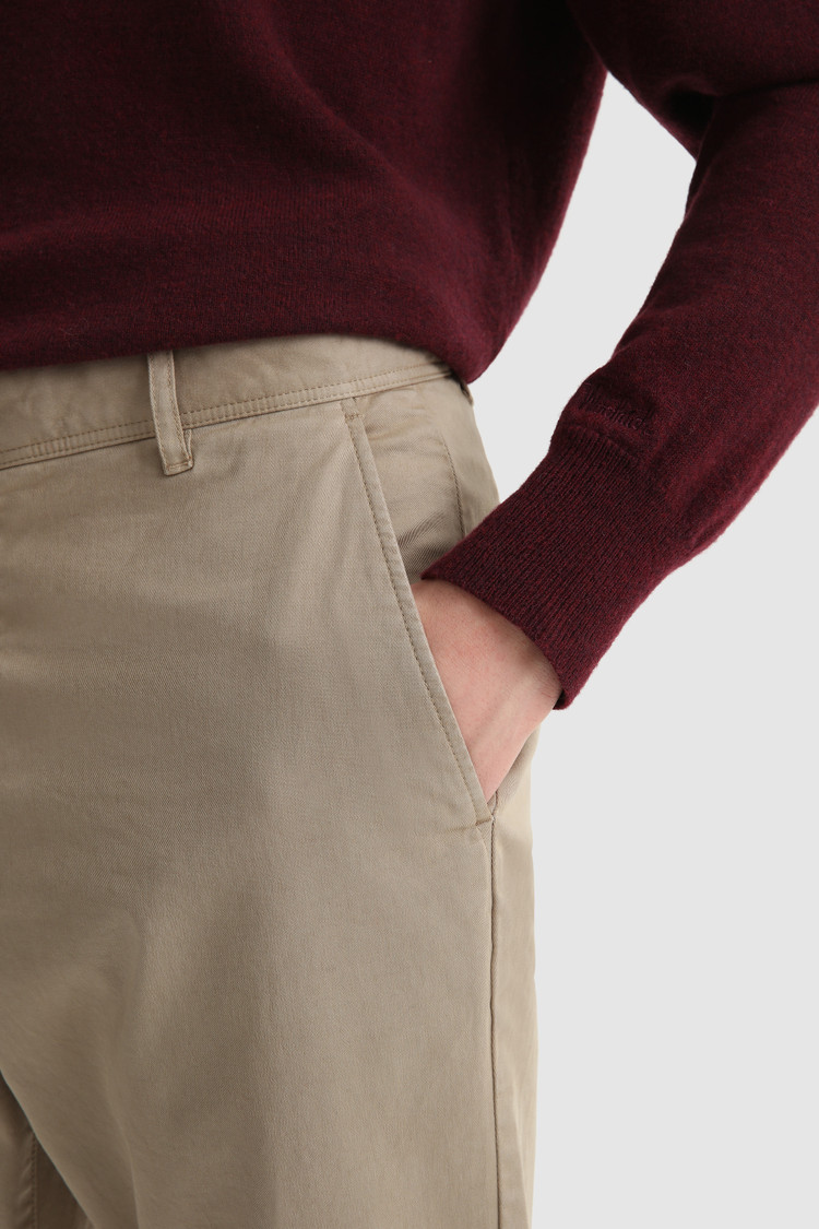 Pantaloni chino in cotone tinto in capo elasticizzato