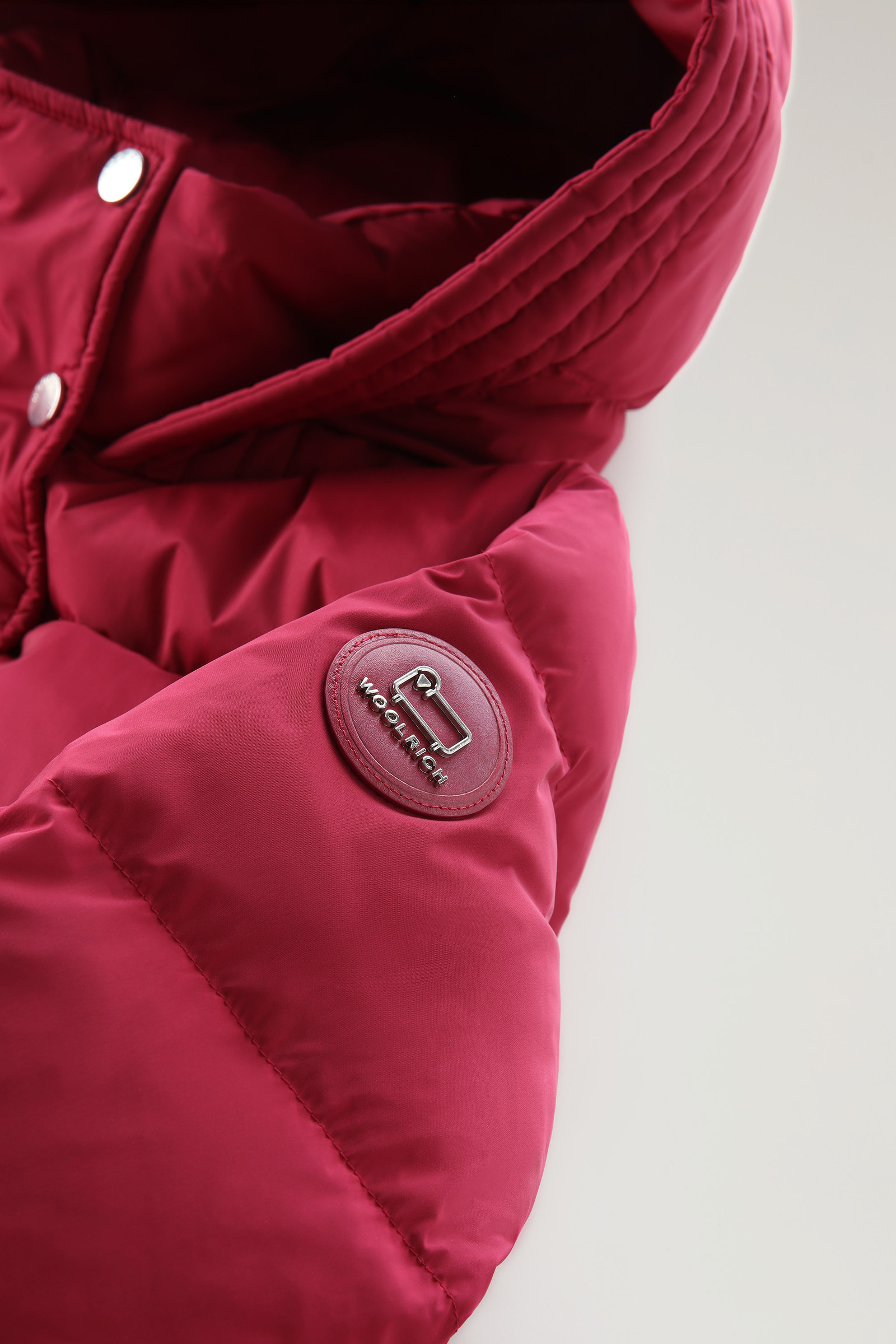 Piumino Alsea con cappuccio rosso photo 7 | Woolrich