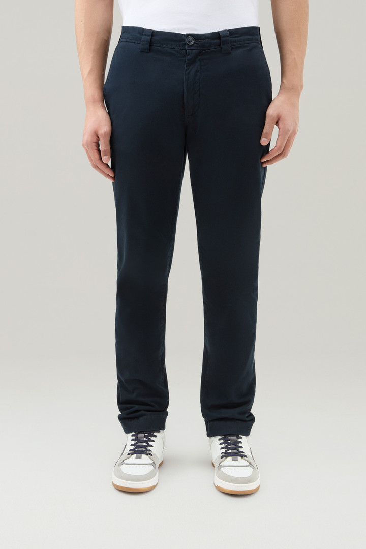 Pantalon Chino teint en pièce en coton élastique Bleu photo 1 | Woolrich