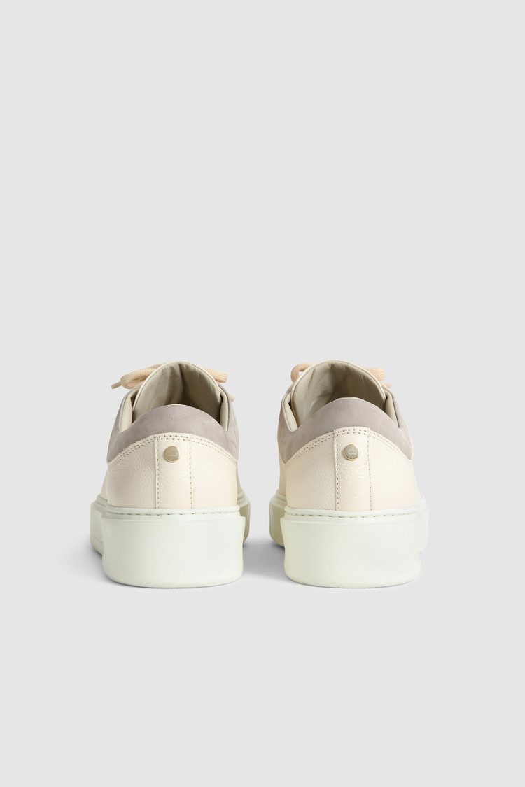 Classic Court leather sneaker