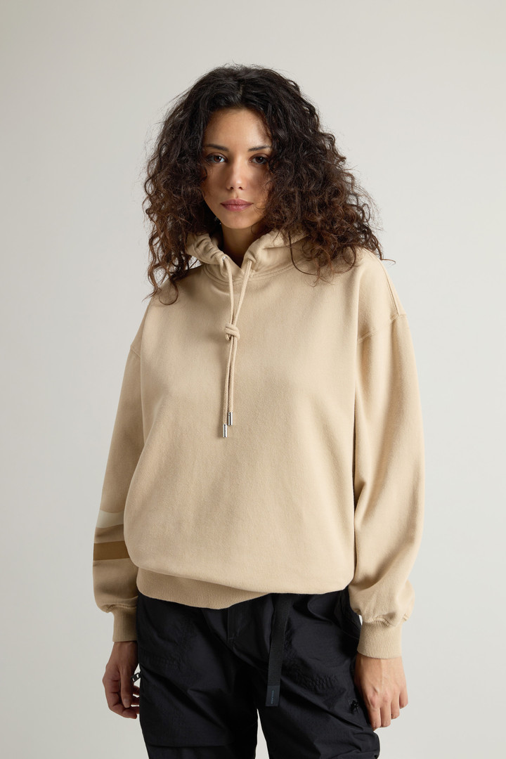 Kapuzenpullover aus reiner Baumwolle mit Streifenmuster am Ärmel Beige photo 4 | Woolrich