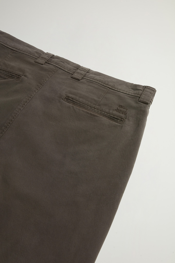 Garment-Dyed Chino Pants in Stretch Cotton Twill Green photo 7 | Woolrich