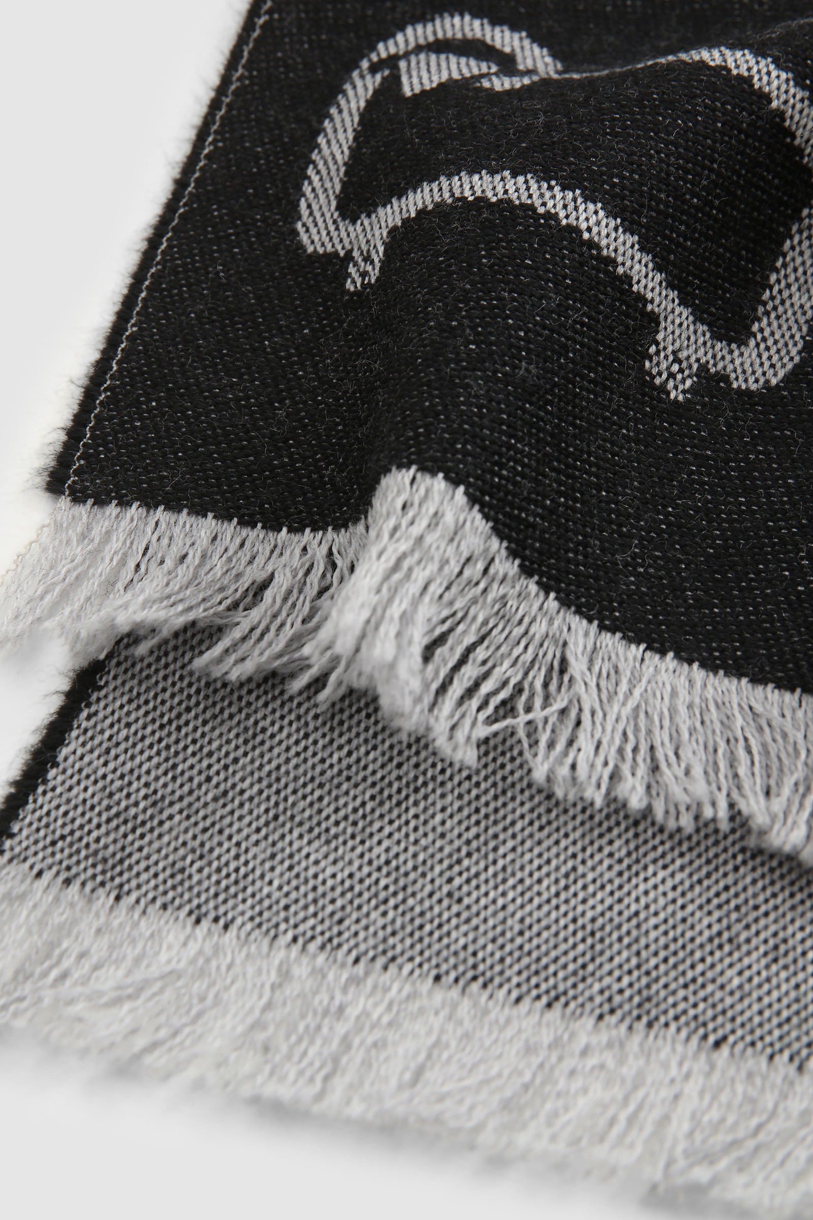 Pure Virgin Wool Scarf with Logo Black photo 3 | Woolrich