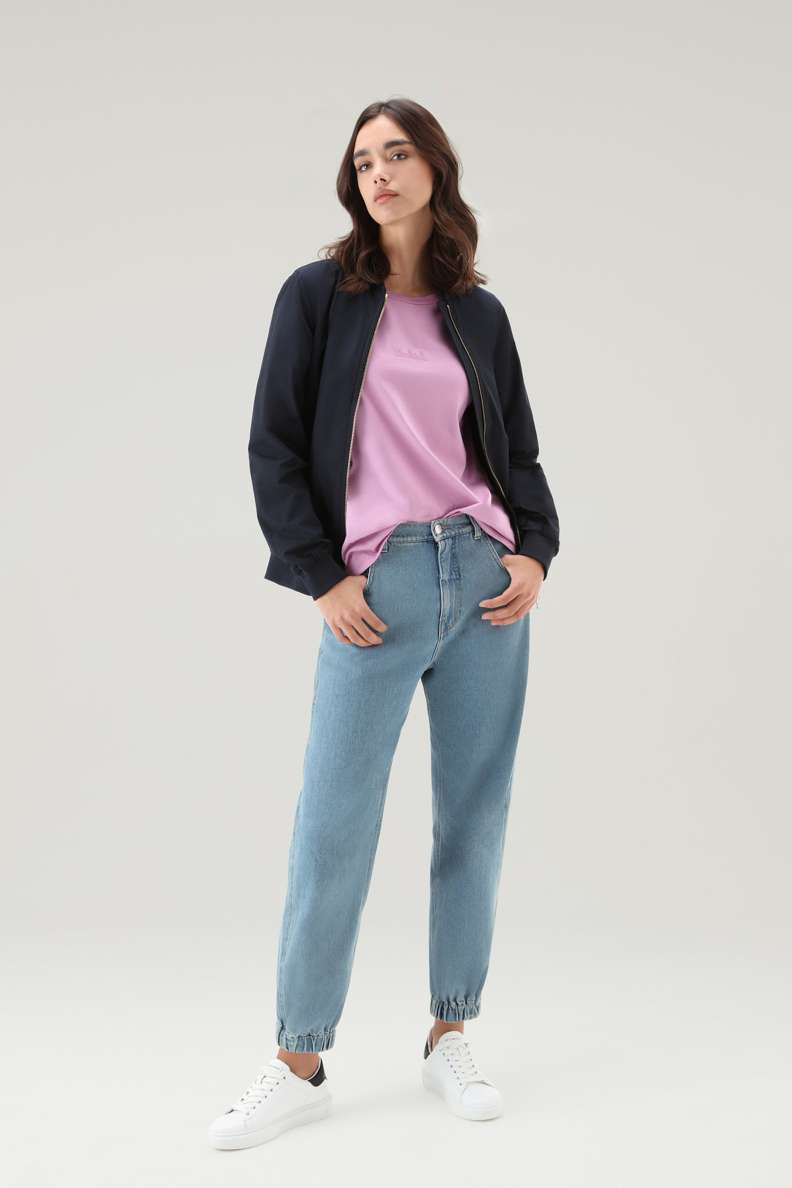 T-shirt en pur coton avec logo brodé rose photo 2 | Woolrich