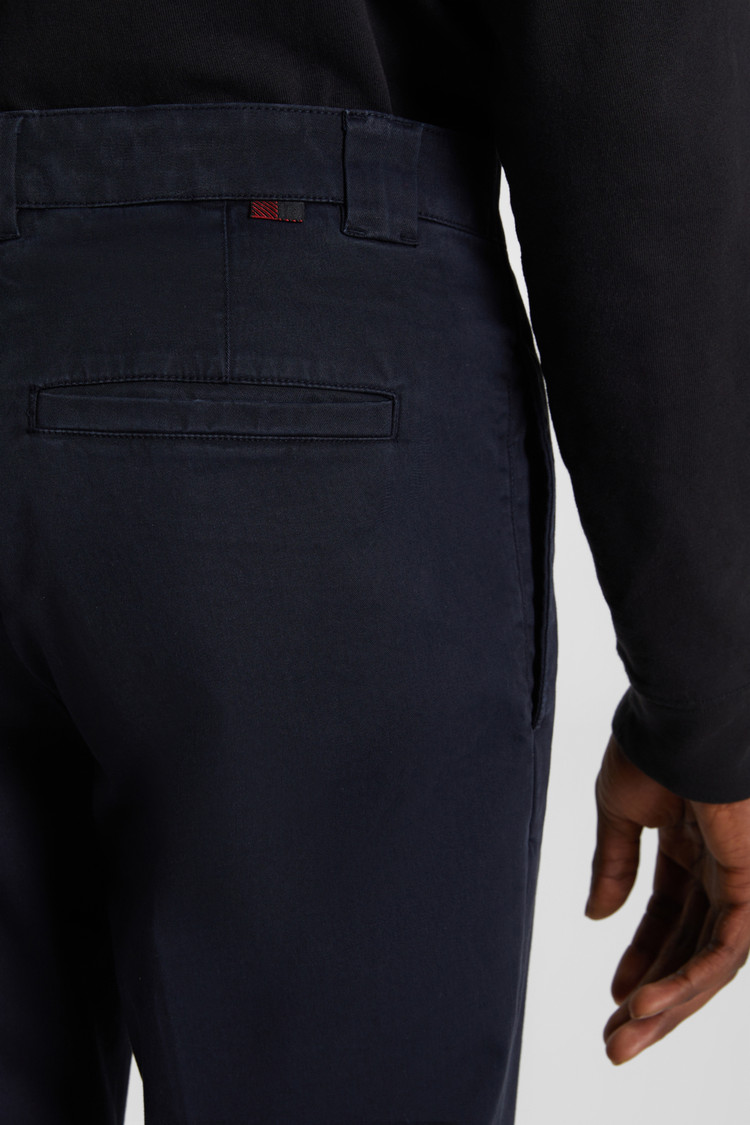 Chino pants in yarn-dyed cotton