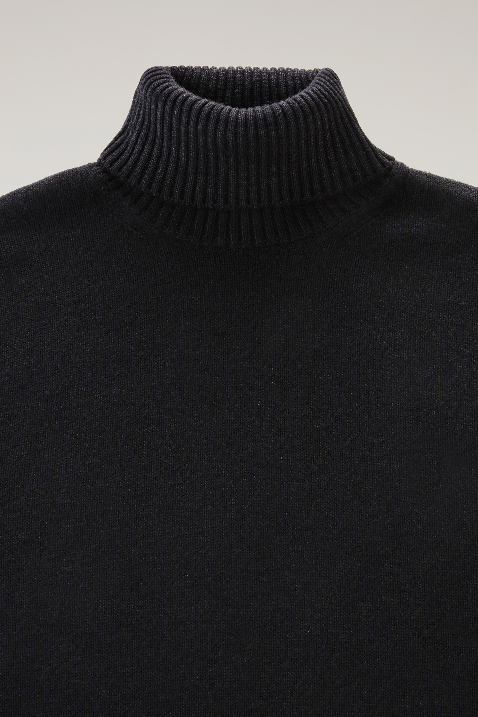 Garment-dyed Turtleneck Sweater in Pure Virgin Wool Black photo 6 | Woolrich