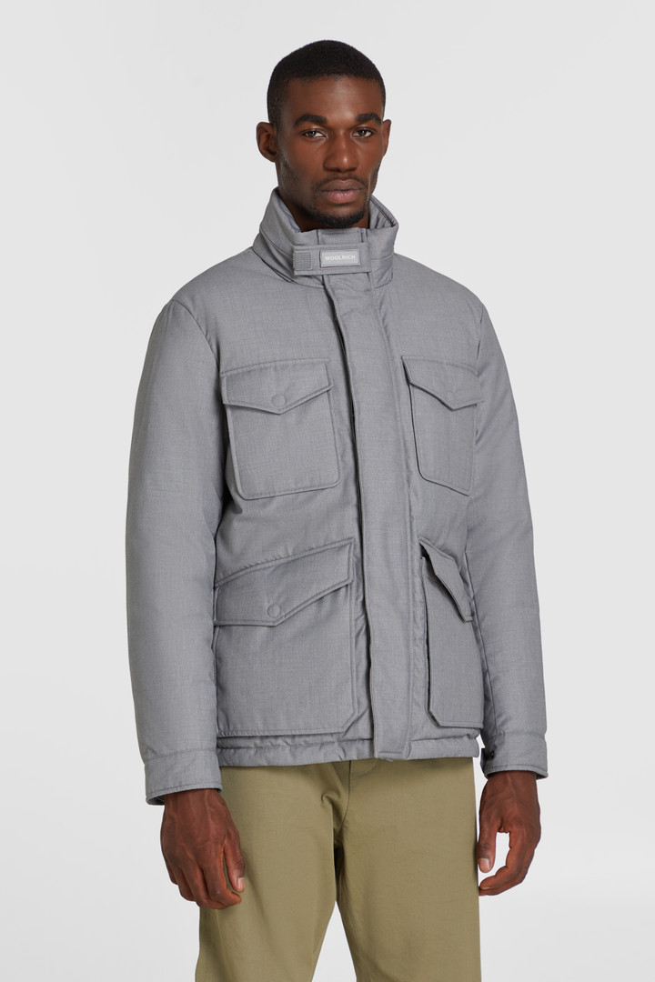 chaqueta militar gris