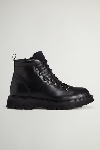 Hiking Boots in Leather Black | Woolrich