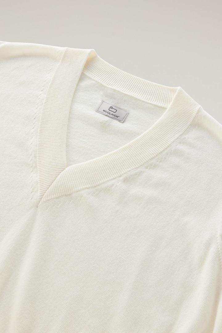 Pull à col en V en coton et cachemire Blanc photo 6 | Woolrich